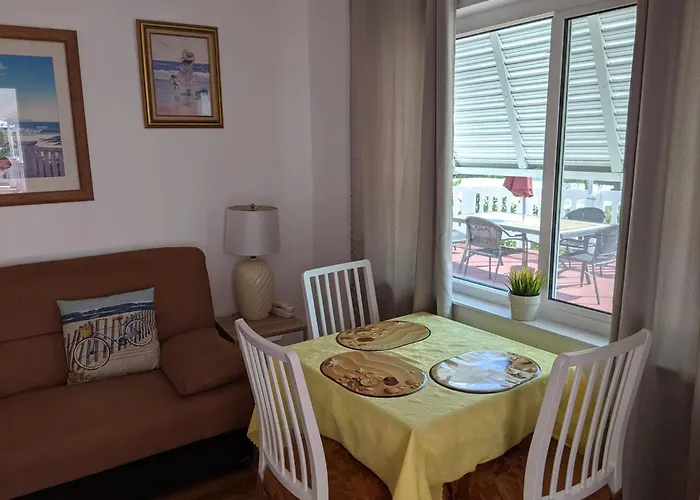 Breakaway Inn Guest House